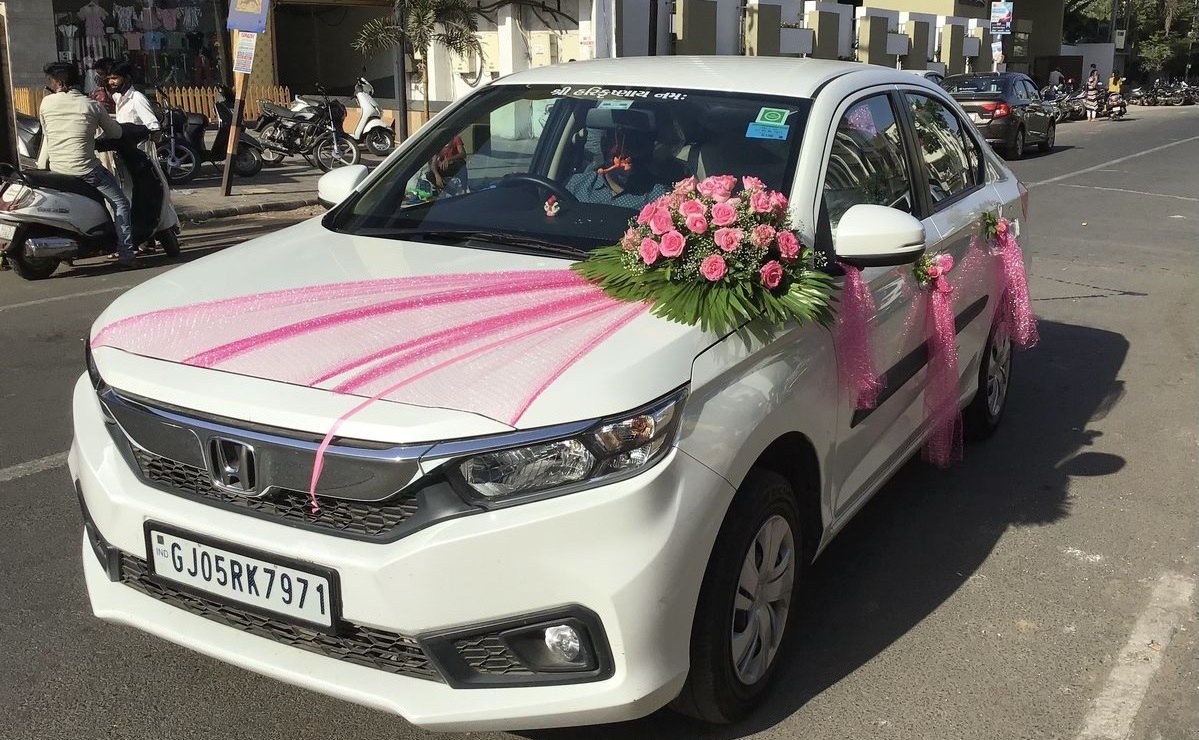 Car decoration with roses